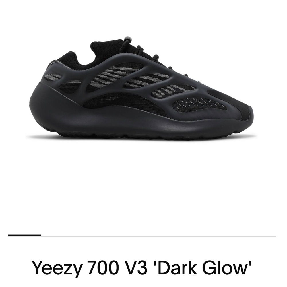 YEEZY 700 V3 ‘Dark Glow’ - Never Worn